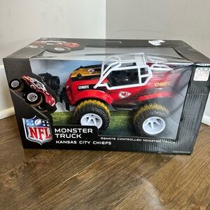 NIB NFL Kansas City Chiefs Remote Control RC Monster Truck 1:14 Scale